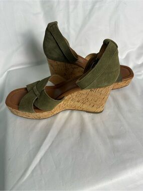 Crown Vintage Platform Wedge Sandals Women’s US 7.5 Olive Green